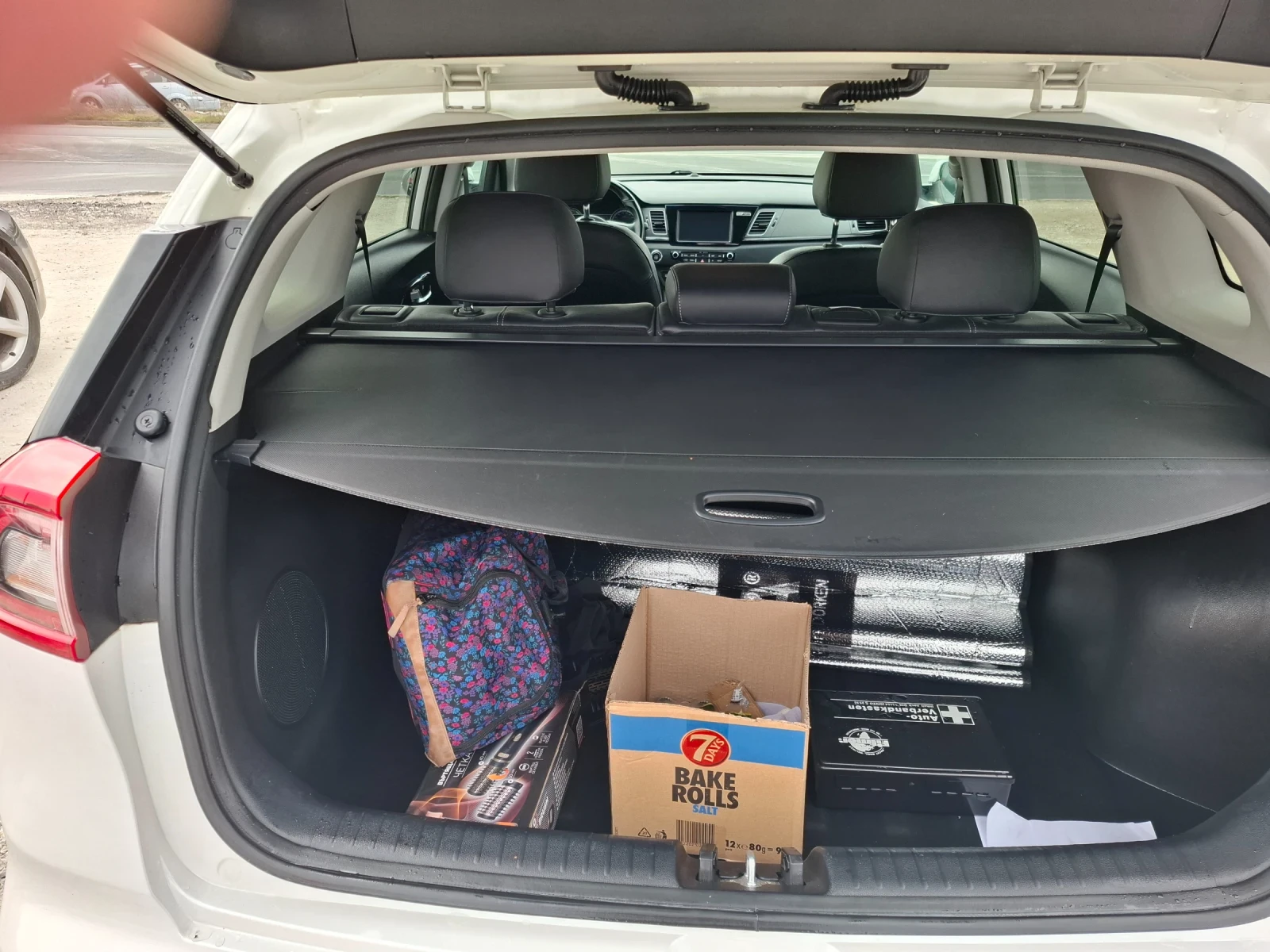 Kia Niro, снимка 7 - Автомобили и джипове - 53828000