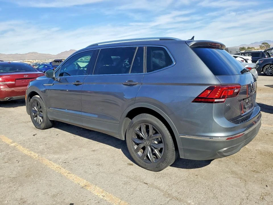 VW Tiguan SE* KEYLESS* CARPLAY* ДИГИТАЛНО* ТАБЛО , снимка 2 - Автомобили и джипове - 53874156