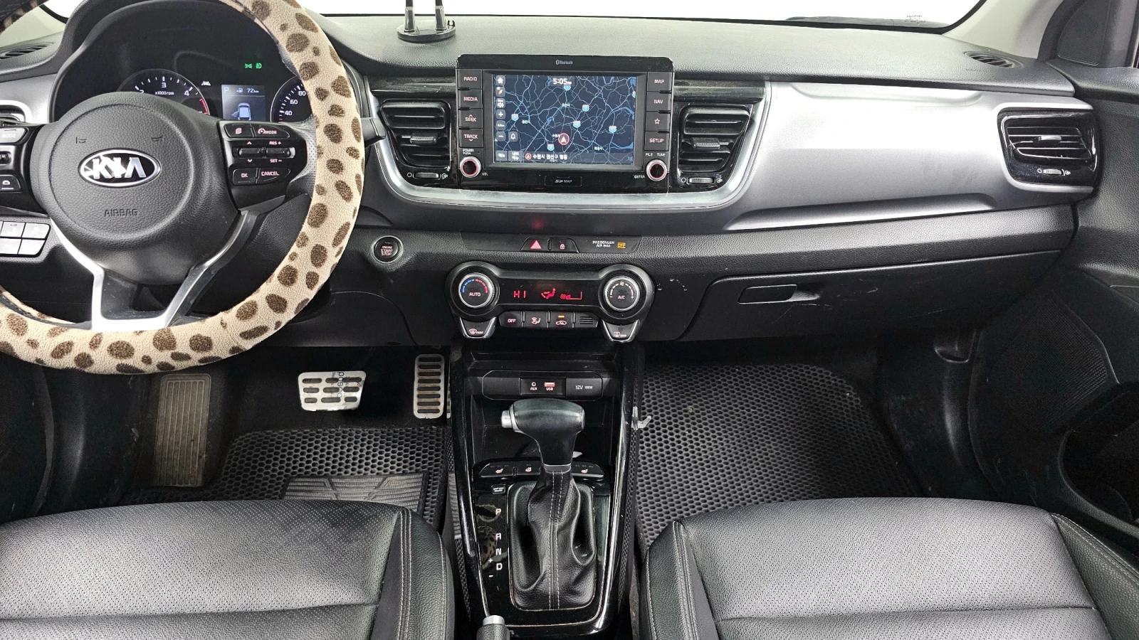 Kia Stonic 1.6 Prestige autogeorge.com, снимка 14 - Автомобили и джипове - 54136585