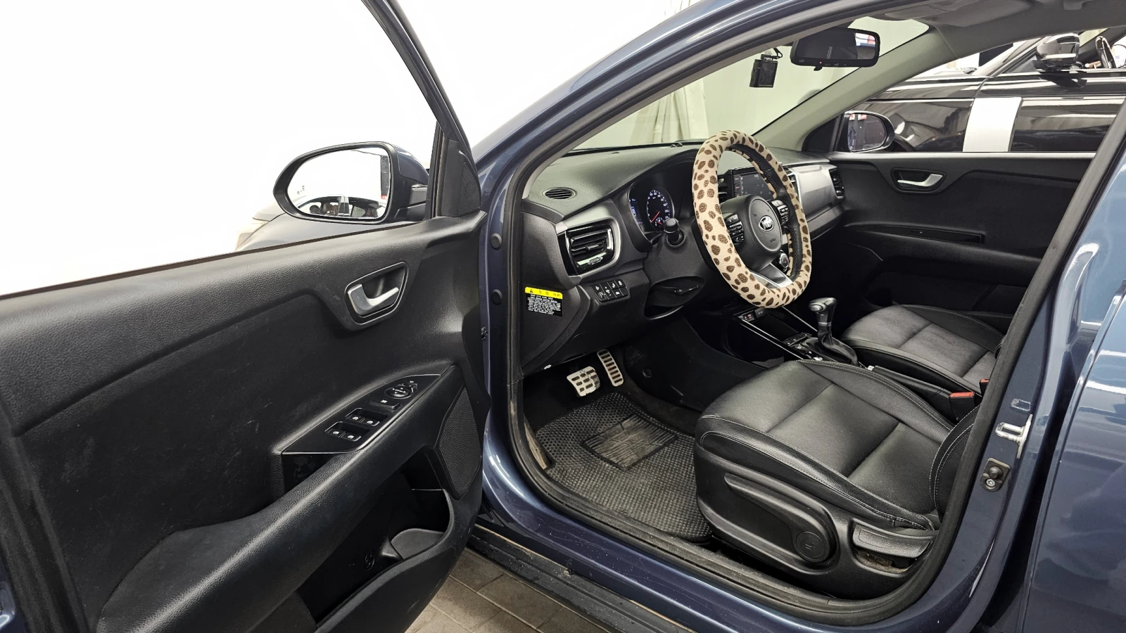 Kia Stonic 1.6 Prestige autogeorge.com, снимка 11 - Автомобили и джипове - 54136585