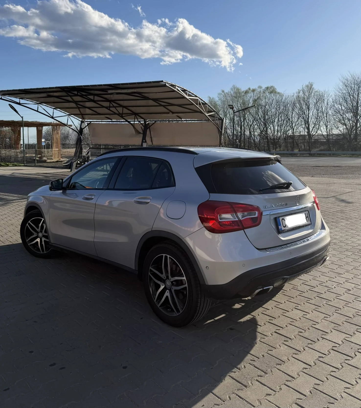 Mercedes-Benz GLA 200, снимка 2 - Автомобили и джипове - 54372619