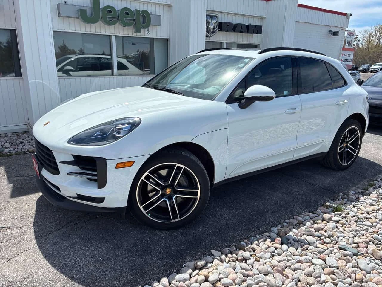 Porsche Macan * S * ОБДУХВАНЕ* ПАНОРАМА* BOSE* , снимка 2 - Автомобили и джипове - 54572277