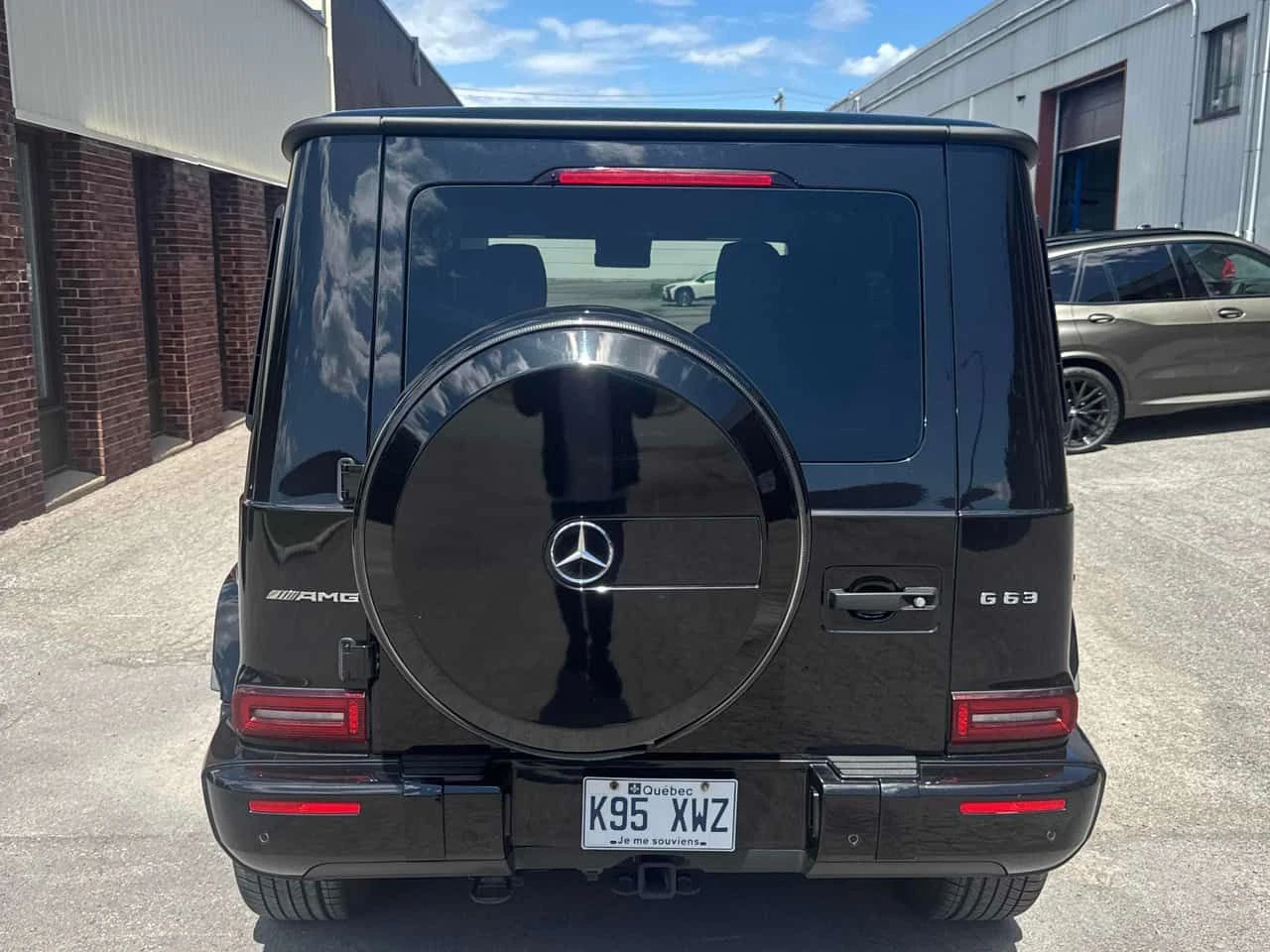 Mercedes-Benz G 63 AMG * CARFAX * АВТОКРЕДИТ * ДИСТРОНИК * ТЕЛЕВИЗОРИ * , снимка 4 - Автомобили и джипове - 54819186