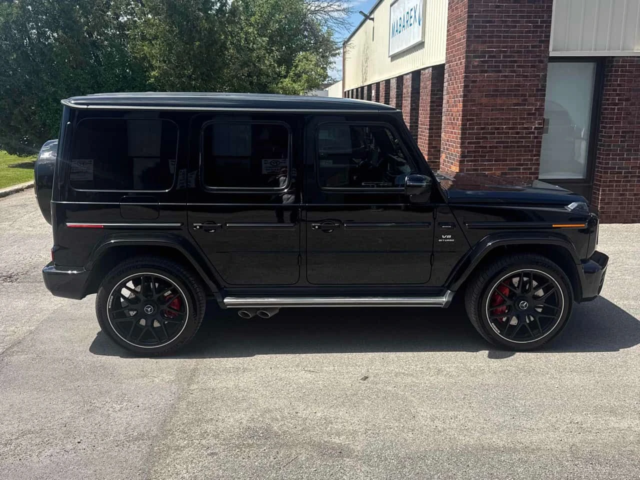 Mercedes-Benz G 63 AMG * CARFAX * АВТОКРЕДИТ * ДИСТРОНИК * ТЕЛЕВИЗОРИ * , снимка 3 - Автомобили и джипове - 54819186