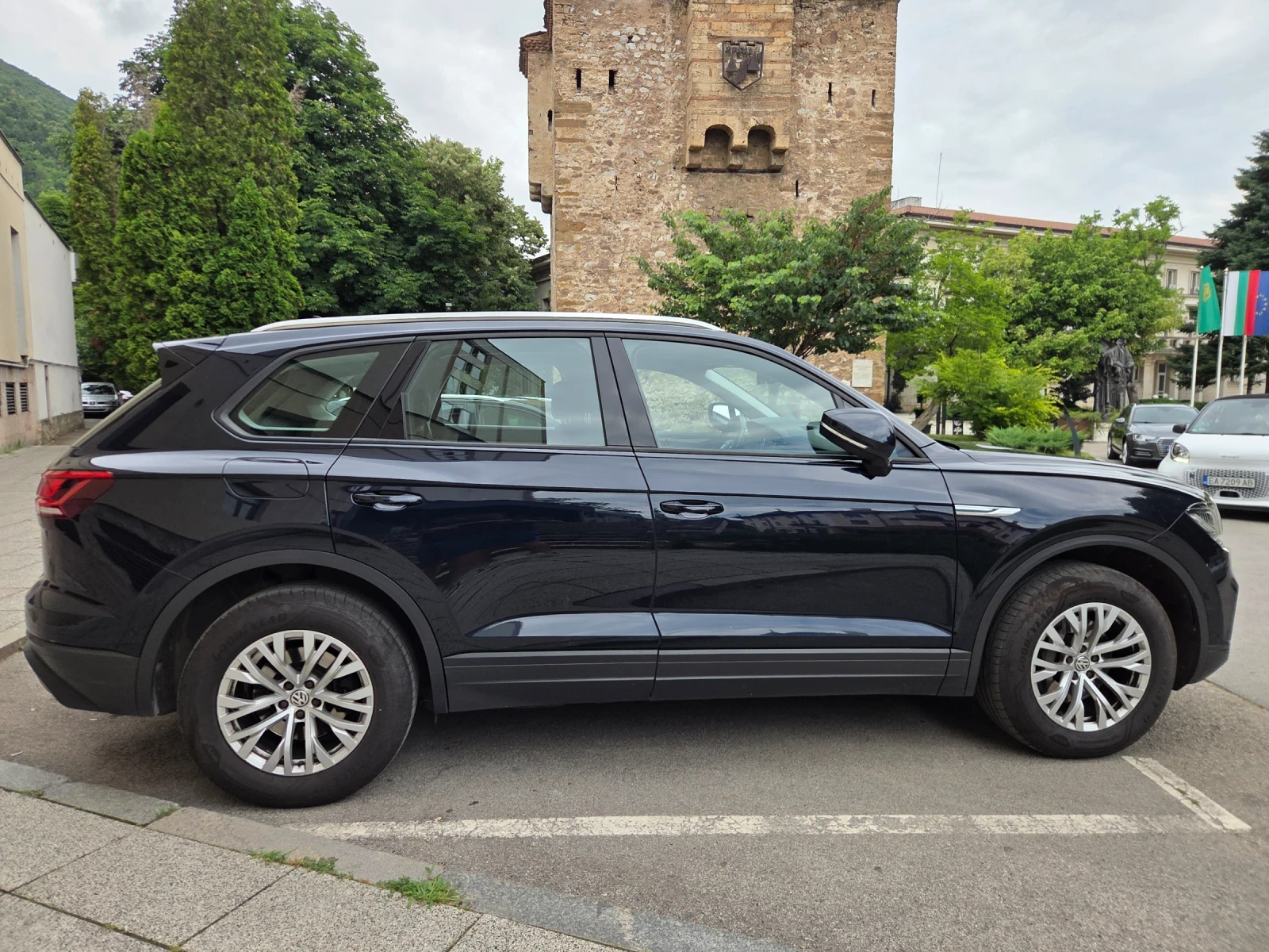 VW Touareg, снимка 2 - Автомобили и джипове - 56076652
