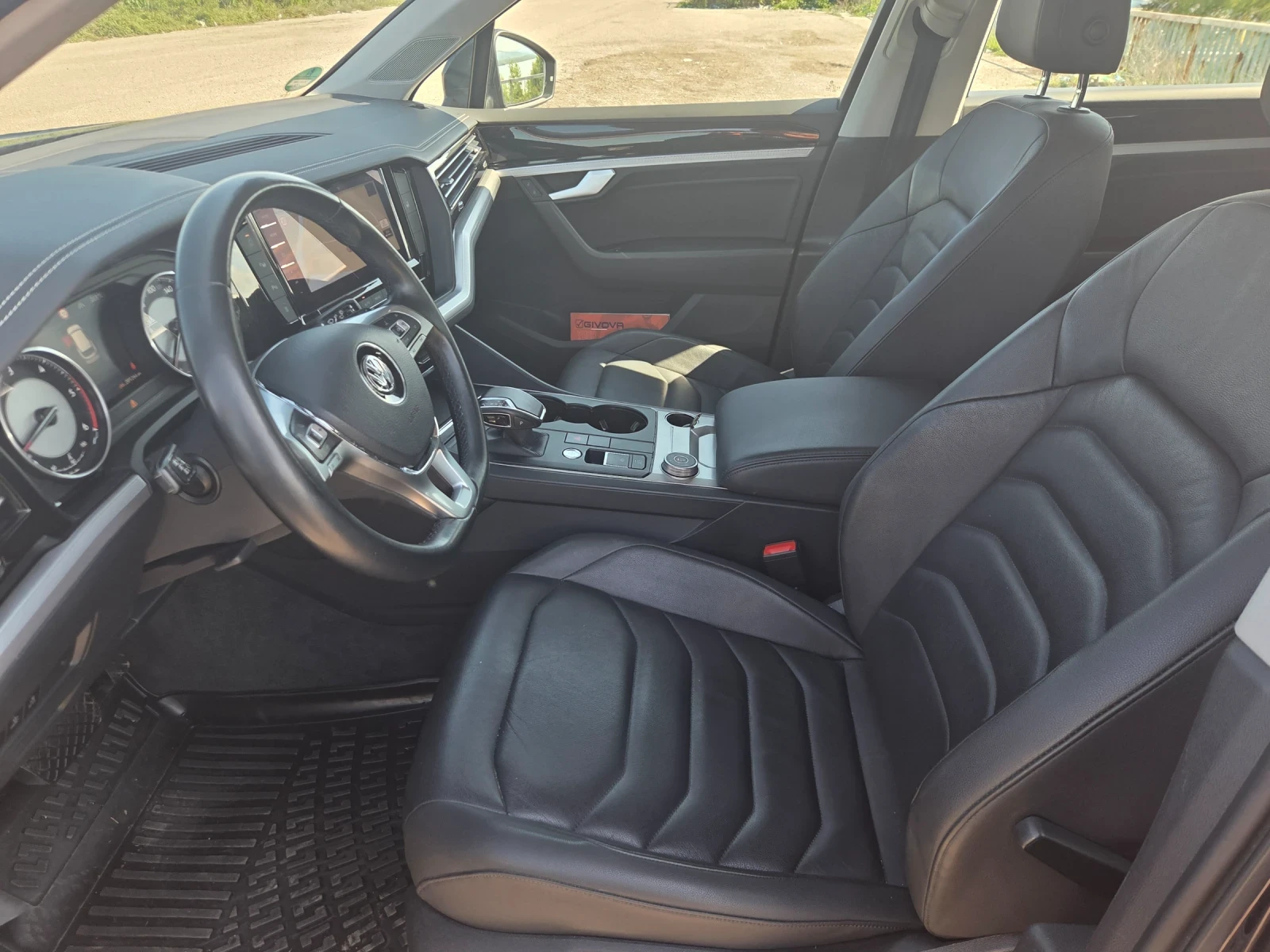 VW Touareg, снимка 4 - Автомобили и джипове - 56076652
