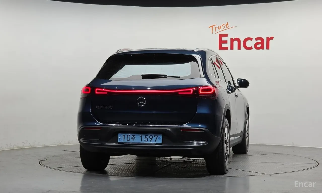 Mercedes-Benz EQA 250* ДИСТРОНИК* ПОДГРЕВ* ПАНОРАМА* КРАЙНА ЦЕНА, снимка 2 - Автомобили и джипове - 56098653