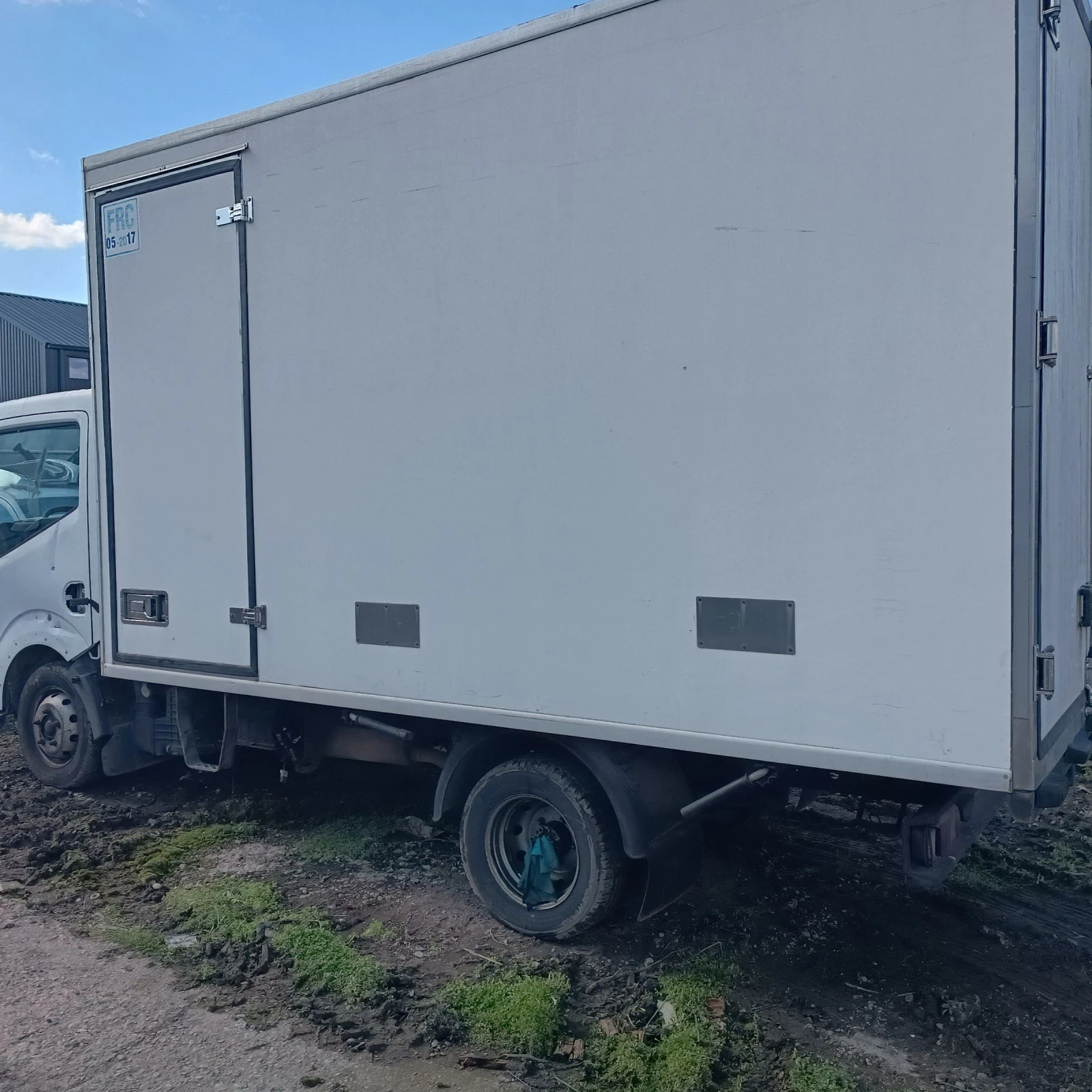 Nissan Capstar 3.0d Автоматик - изображение 4