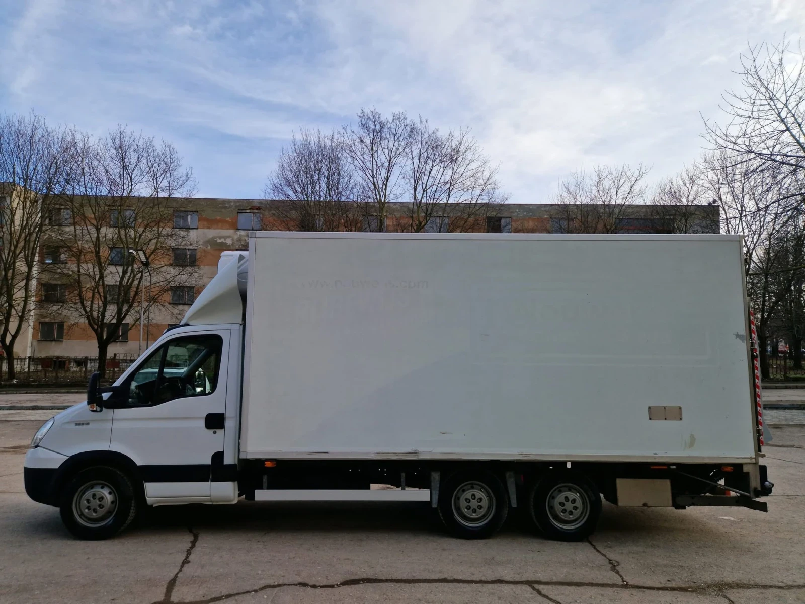 Iveco 35S18  хладилен   падащ борд  B+ E, снимка 2 - Бусове и автобуси - 54750152