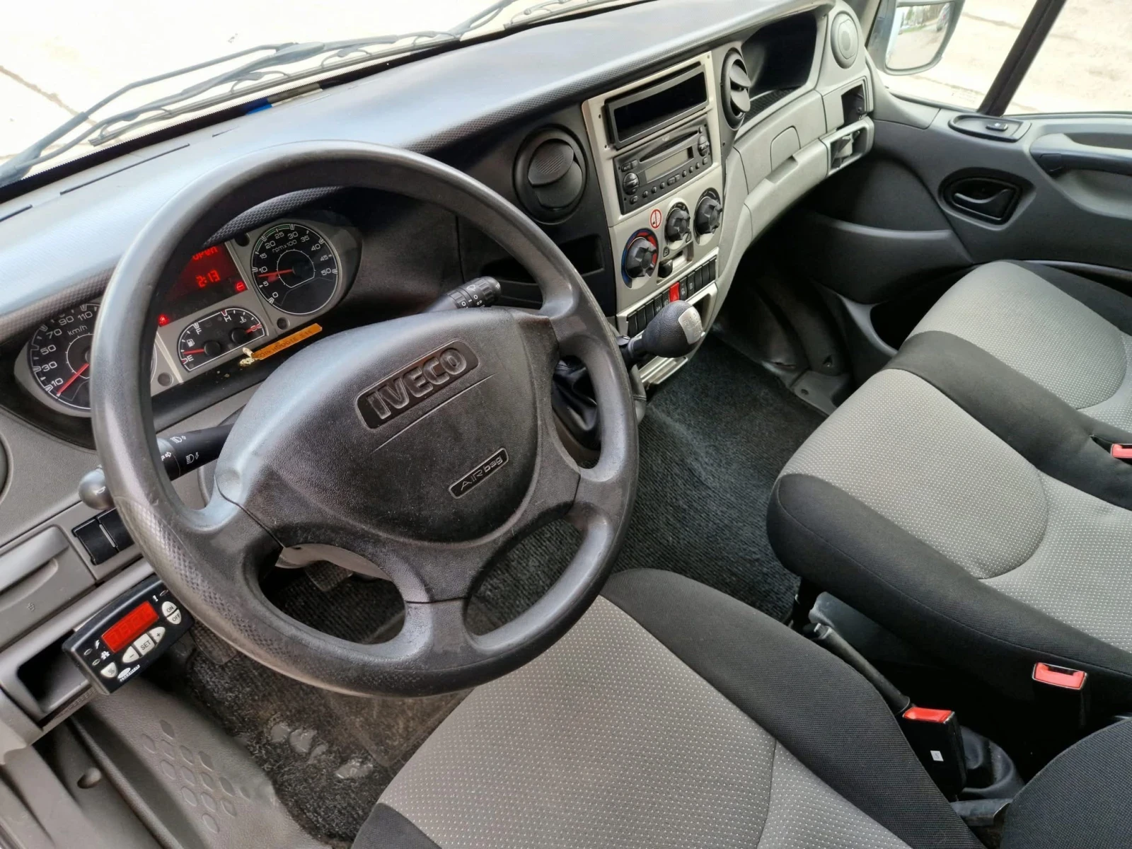 Iveco 35S18  хладилен   падащ борд  B+ E, снимка 9 - Бусове и автобуси - 54750152