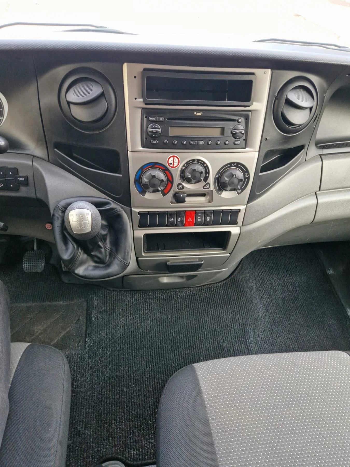 Iveco 35S18  хладилен   падащ борд  B+ E, снимка 10 - Бусове и автобуси - 54750152