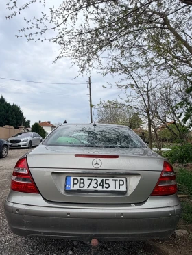 Mercedes-Benz E 220, снимка 8