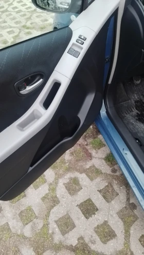 Toyota Yaris R - 4900 € / 9583.57 лв. - 59504334 7