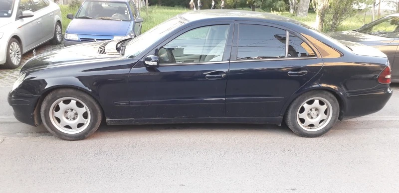 Mercedes-Benz E 200 CDI, снимка 12 - Автомобили и джипове - 46737068