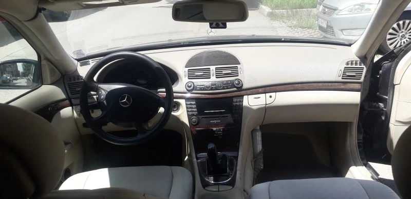 Mercedes-Benz E 200 CDI, снимка 10 - Автомобили и джипове - 46737068