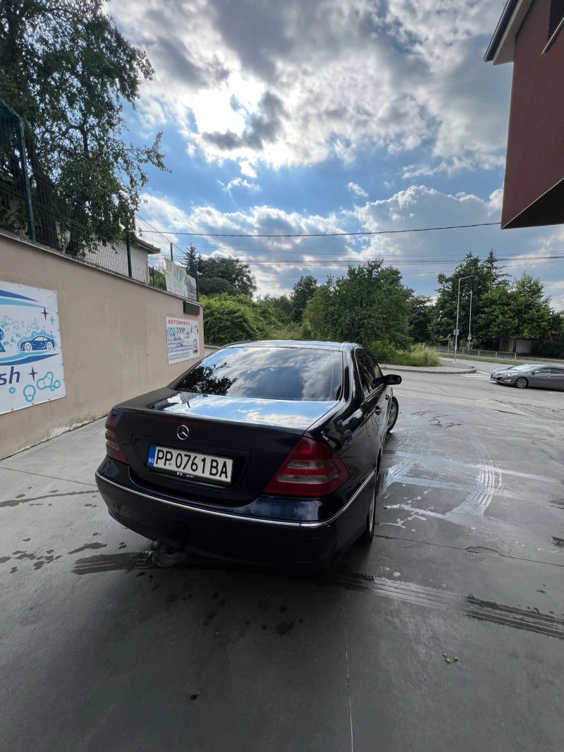 Mercedes-Benz C 220 Avantgarde, снимка 5 - Автомобили и джипове - 48726631