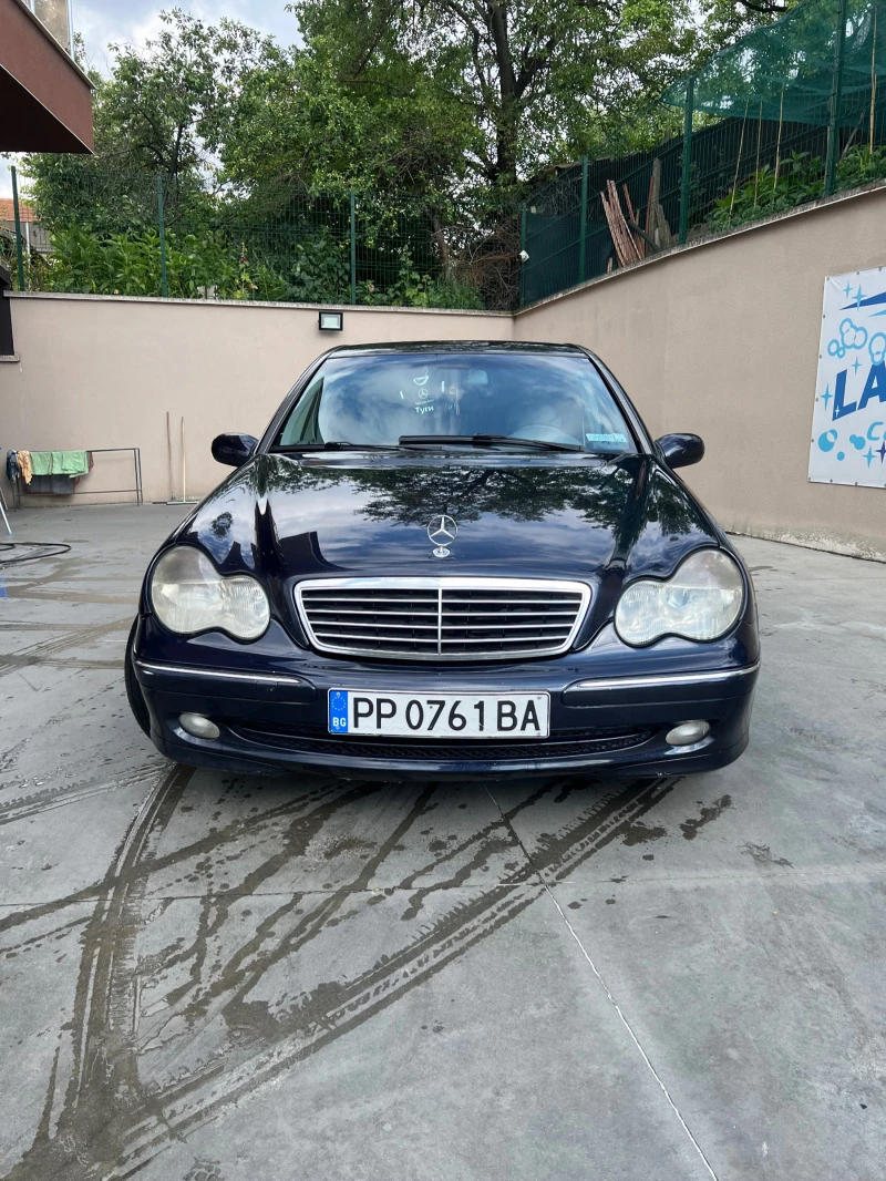 Mercedes-Benz C 220 Avantgarde, снимка 2 - Автомобили и джипове - 48726631