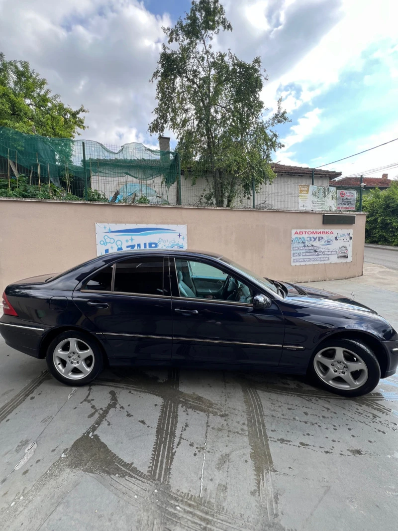 Mercedes-Benz C 220 Avantgarde, снимка 4 - Автомобили и джипове - 46203987