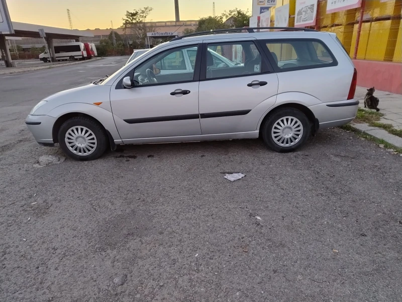 Ford Focus 1.8 TDDI, снимка 2 - Автомобили и джипове - 47656630