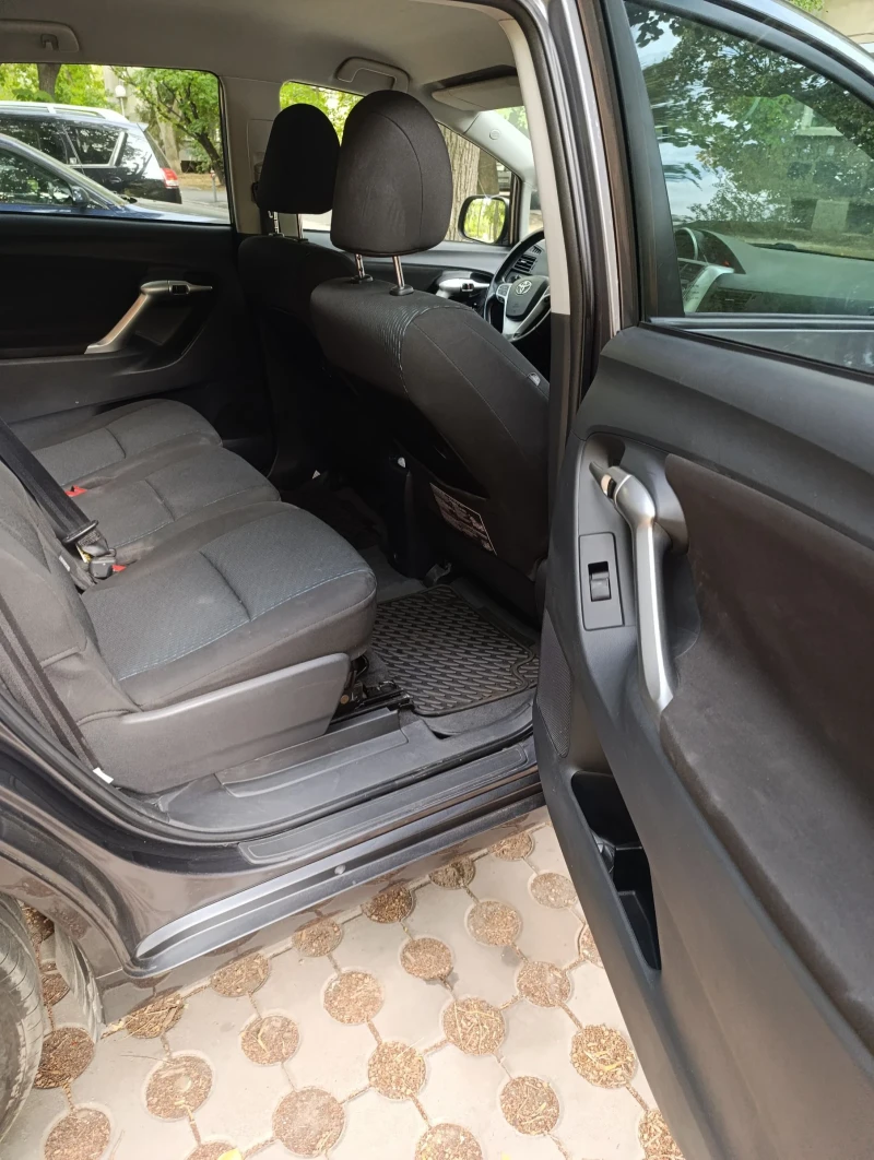 Toyota Verso, снимка 4 - Автомобили и джипове - 52791742