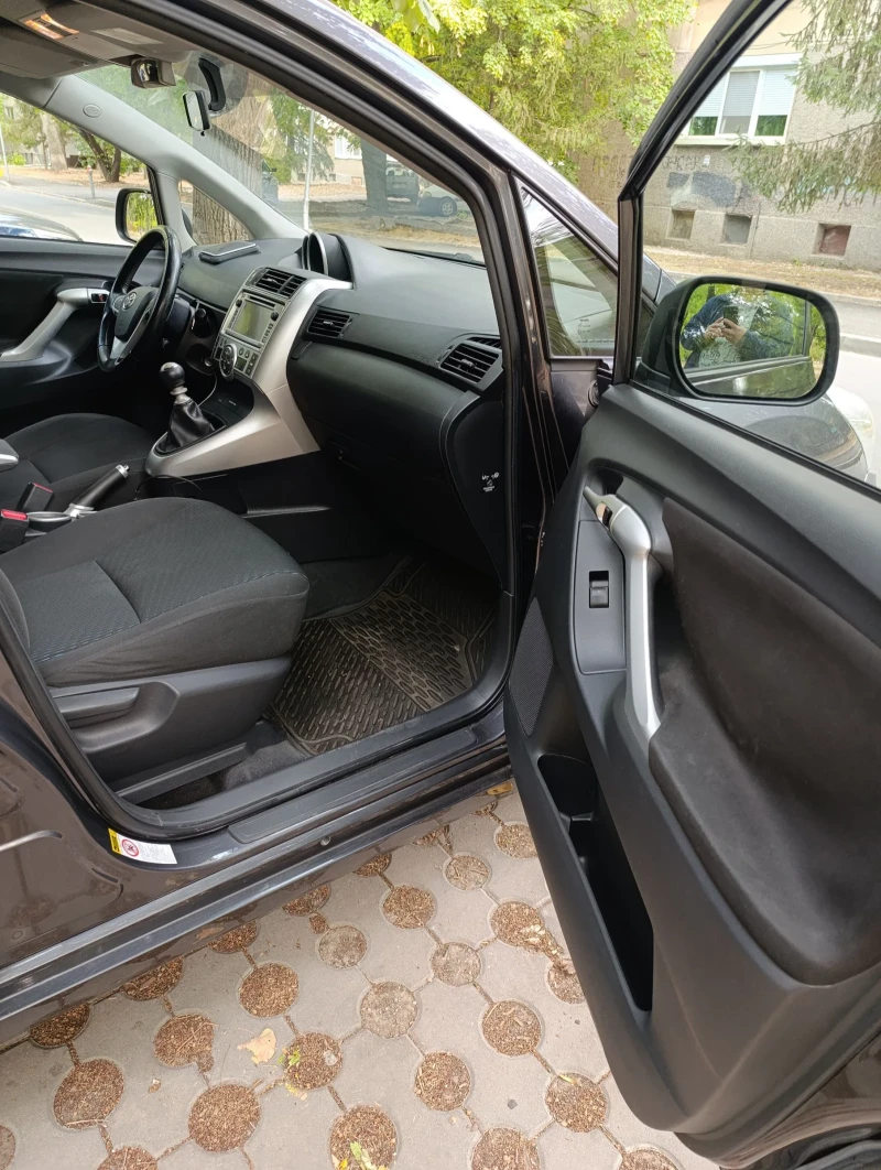 Toyota Verso, снимка 5 - Автомобили и джипове - 52791742