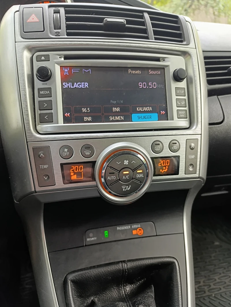 Toyota Verso, снимка 9 - Автомобили и джипове - 52791742