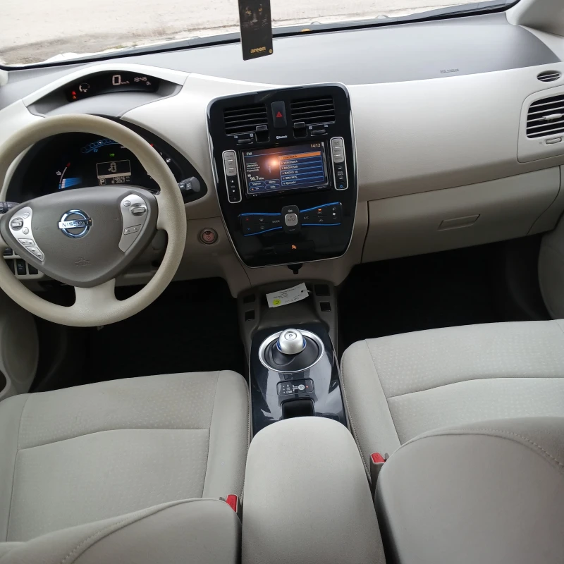 Nissan Leaf , снимка 13 - Автомобили и джипове - 52732222
