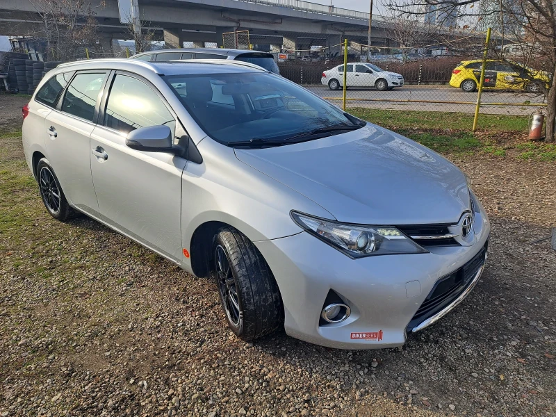 Toyota Auris 1.6i , снимка 7 - Автомобили и джипове - 52838698