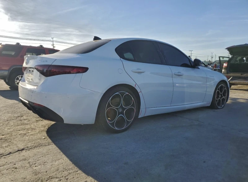 Alfa Romeo Giulia Super Q4, снимка 3 - Автомобили и джипове - 52877431