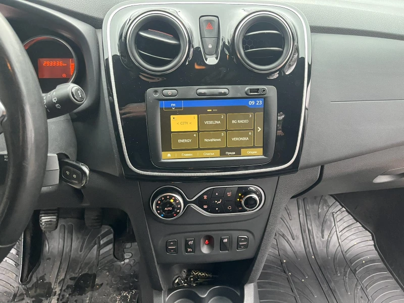 Dacia Sandero, снимка 14 - Автомобили и джипове - 53228718