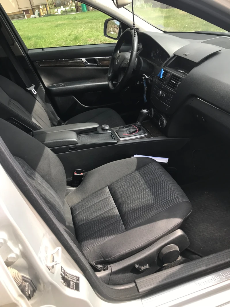 Mercedes-Benz C 220, снимка 5 - Автомобили и джипове - 53297989