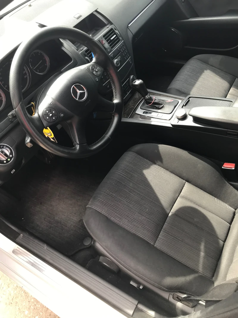 Mercedes-Benz C 220, снимка 8 - Автомобили и джипове - 53297989