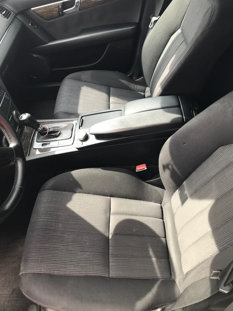 Mercedes-Benz C 220, снимка 7 - Автомобили и джипове - 53297989