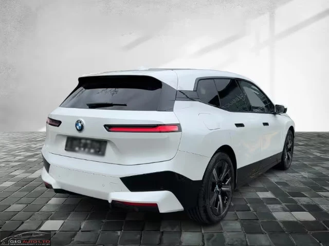 BMW iX xDRIVE-50/523HP/360/DRIVEASSIS/VENT/AMBI/KLES/282z, снимка 5 - Автомобили и джипове - 54120411