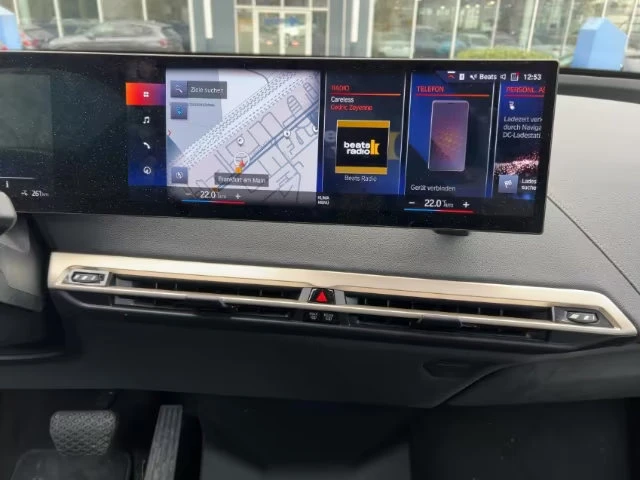 BMW iX xDRIVE-50/523HP/360/DRIVEASSIS/VENT/AMBI/KLES/282z, снимка 13 - Автомобили и джипове - 54120411