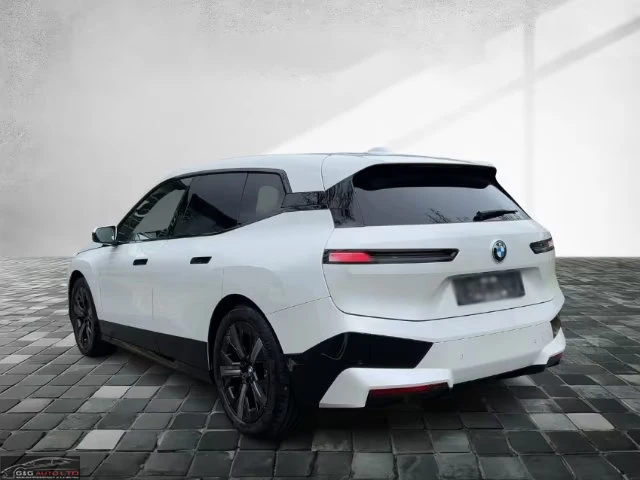 BMW iX xDRIVE-50/523HP/360/DRIVEASSIS/VENT/AMBI/KLES/282z, снимка 3 - Автомобили и джипове - 54120411