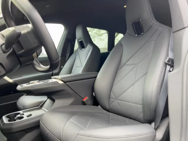 BMW iX xDRIVE-50/523HP/360/DRIVEASSIS/VENT/AMBI/KLES/282z, снимка 11 - Автомобили и джипове - 54120411