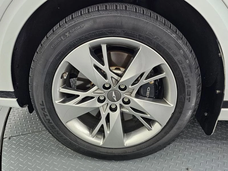 Genesis GV70 2.2 Diesel AWD| 200к.с.| ВКЛ.ТЕХНОТЕСТ, снимка 4 - Автомобили и джипове - 55638655