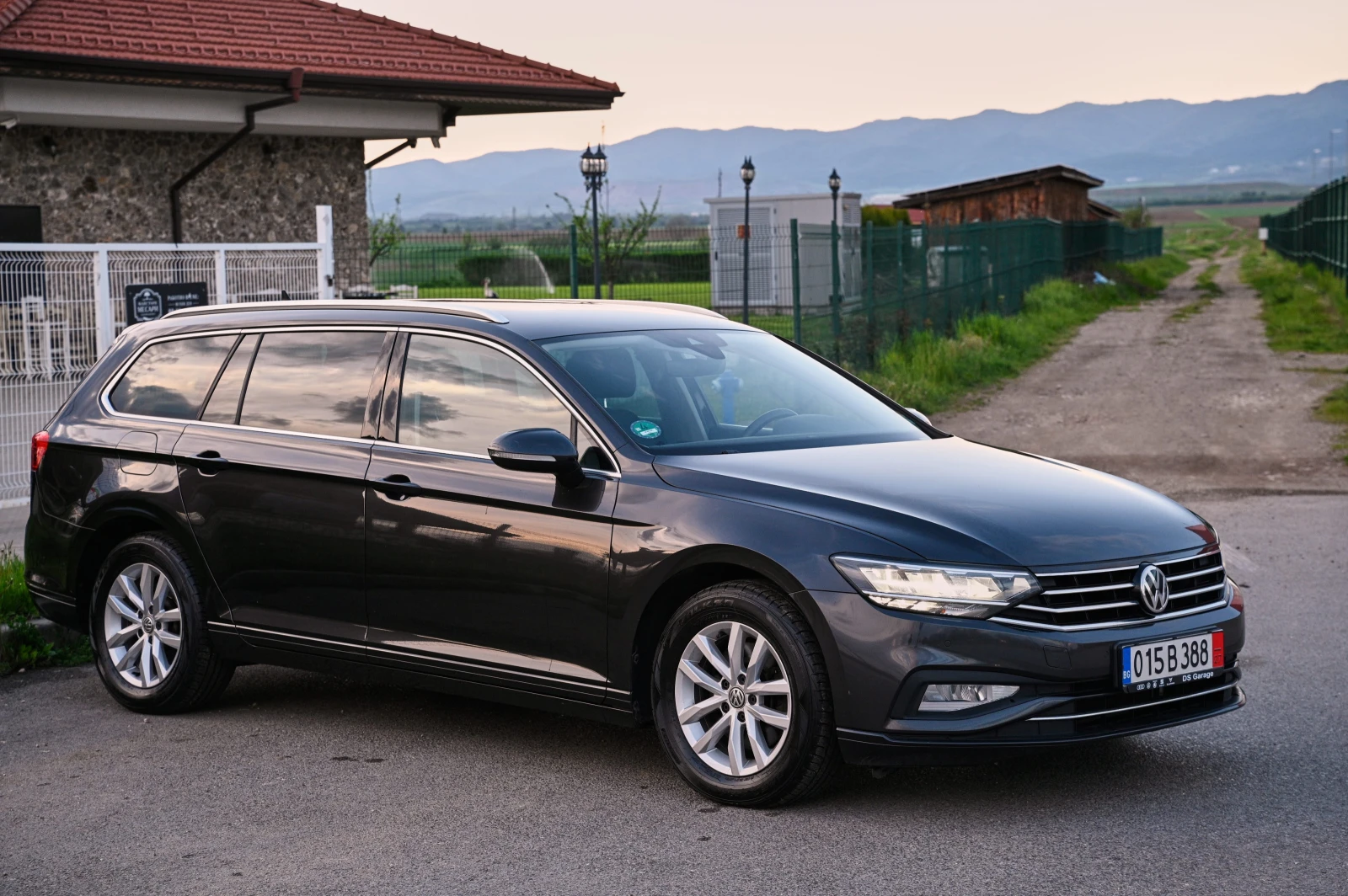 VW Passat 2.0TDI* ACC* CrystalLights* КАМЕРА* Масаж* Germany - изображение 3