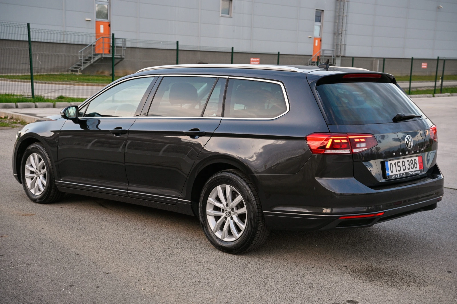 VW Passat 2.0TDI* ACC* CrystalLights* КАМЕРА* Масаж* Germany - изображение 8