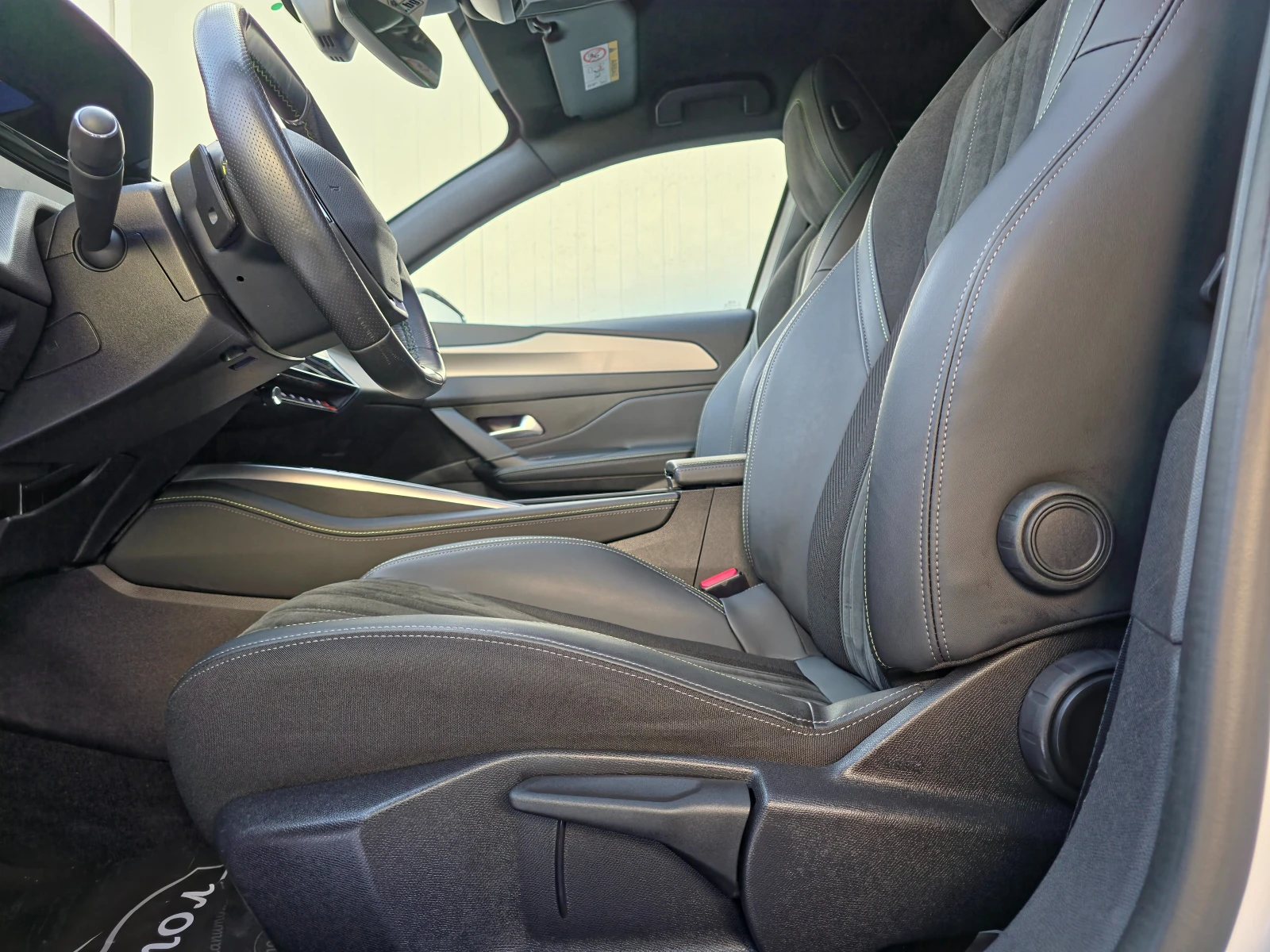 Peugeot 308 1.5GT BlueHdi EAT8 - изображение 8