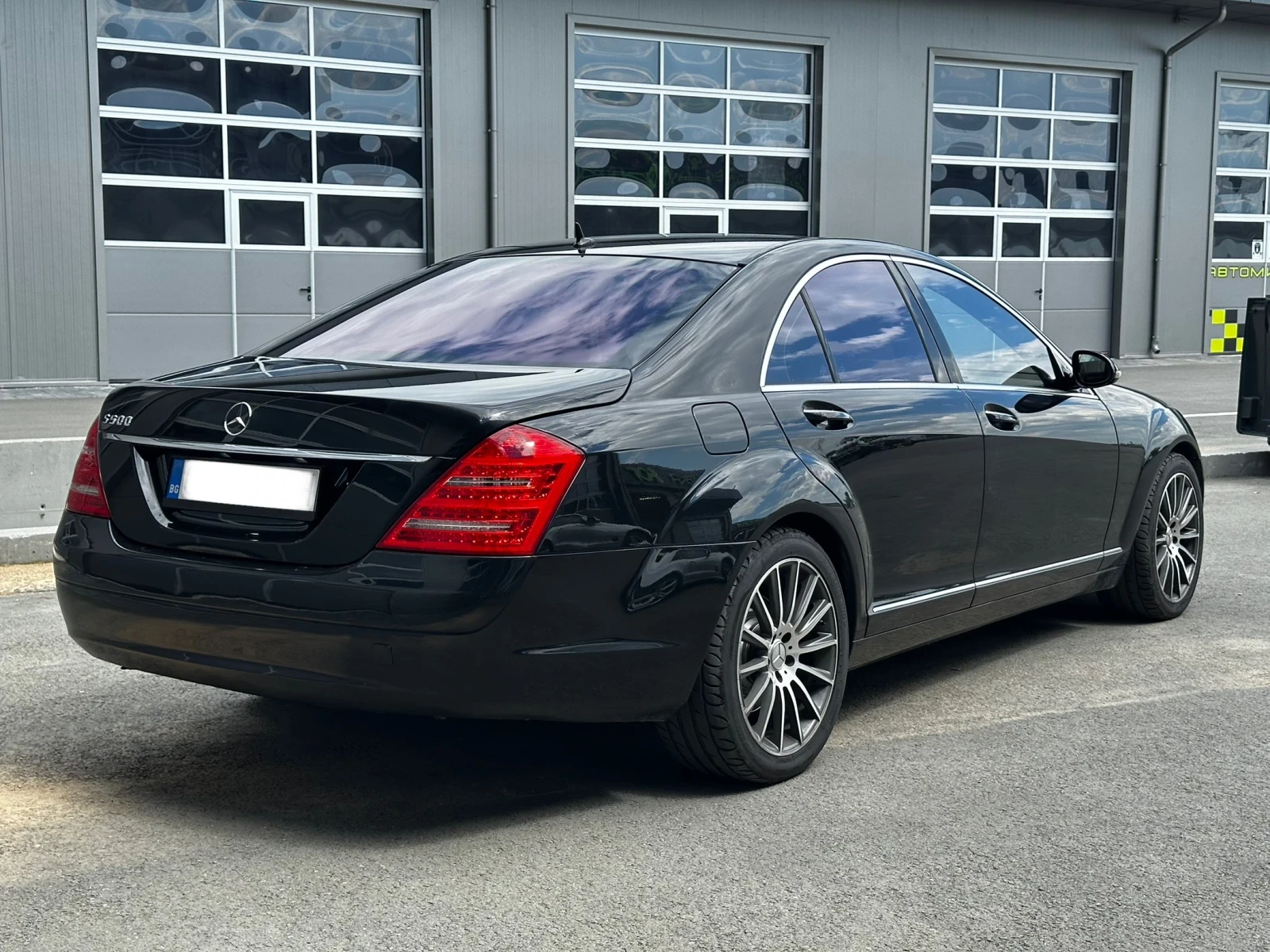 Mercedes-Benz S 500 Газ* Дистроник* Soft Close* Подгрев* Обдухване - изображение 3