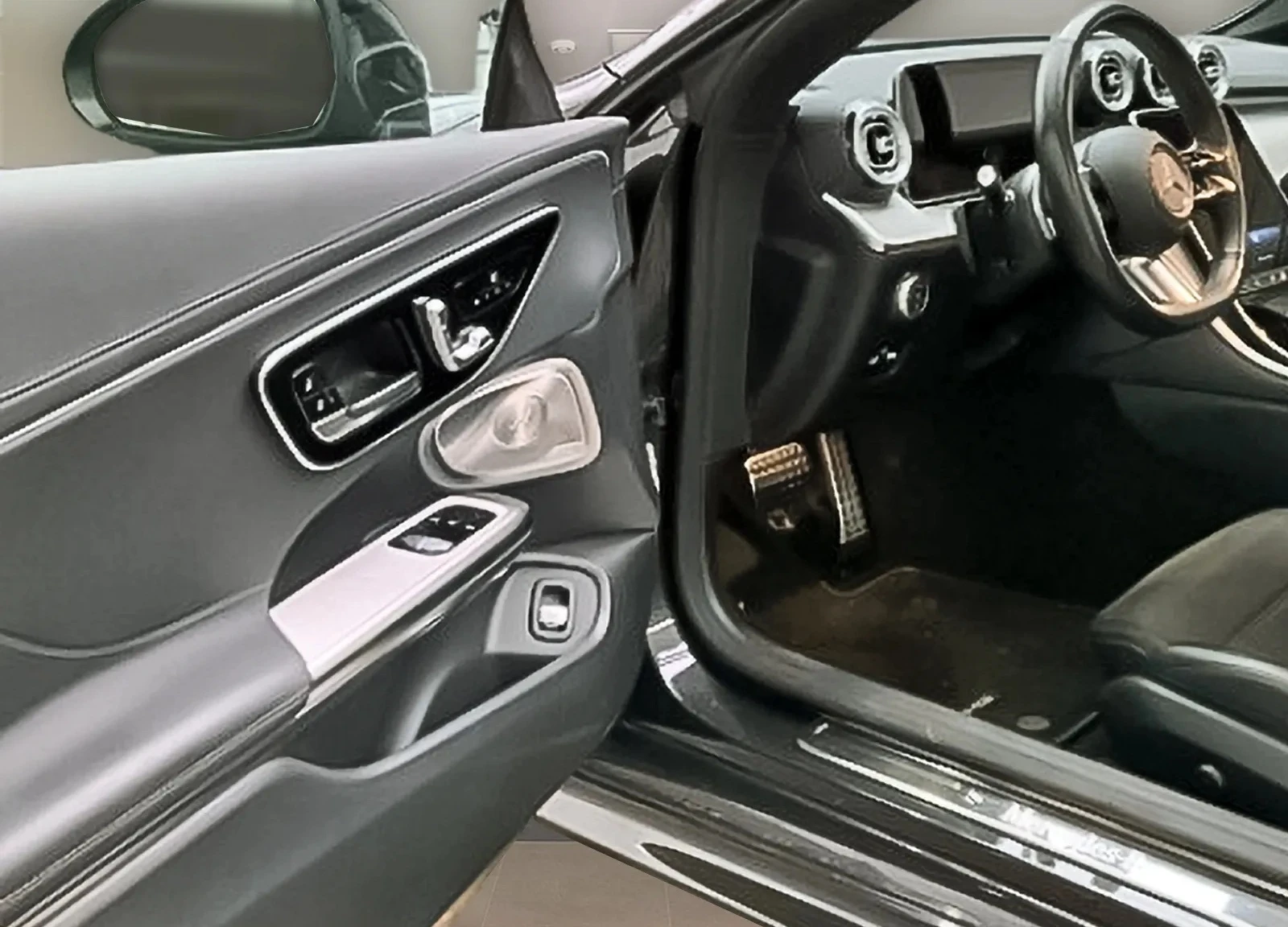 Mercedes-Benz CLE 200 Coupe - изображение 6