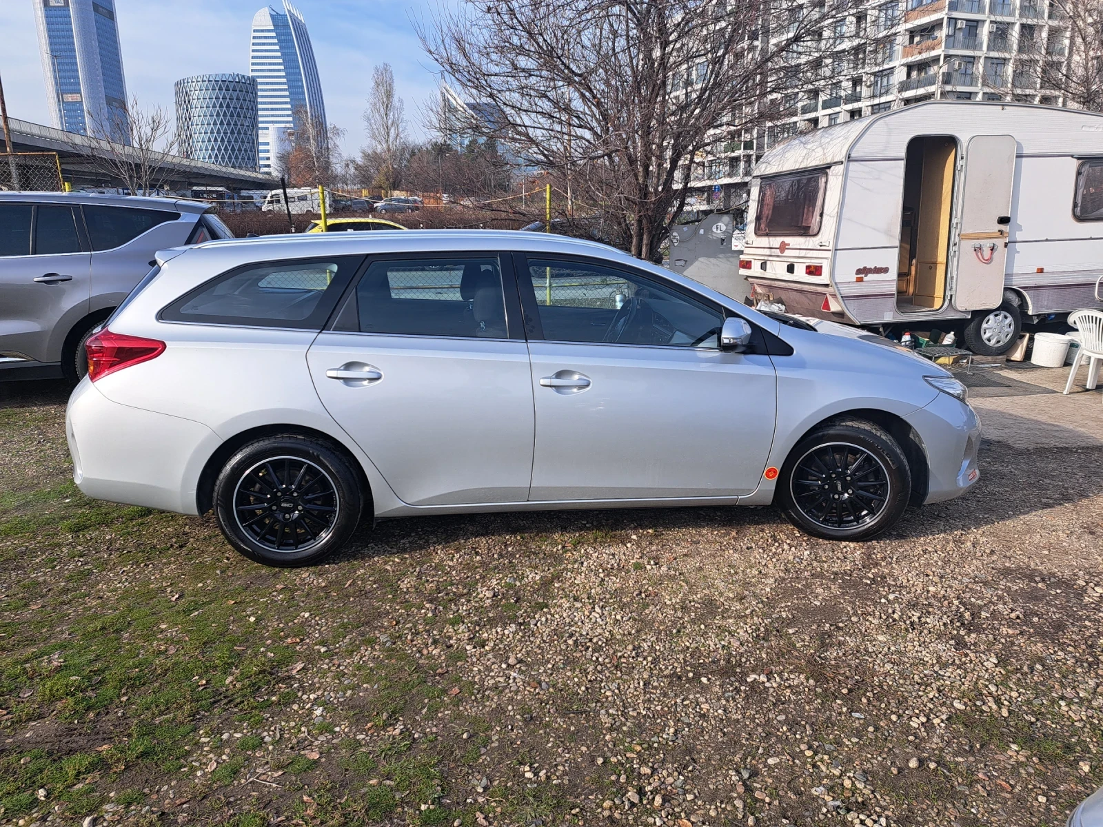 Toyota Auris 1.6i  - изображение 6