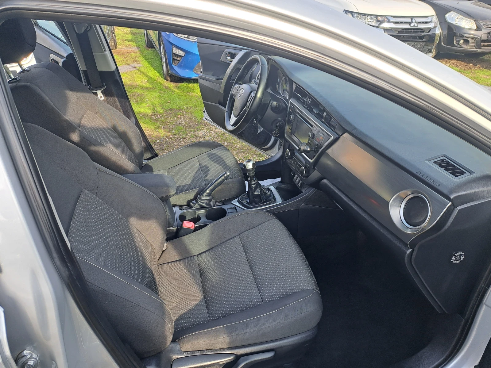 Toyota Auris 1.6i  | Mobile.bg � ����������� 15