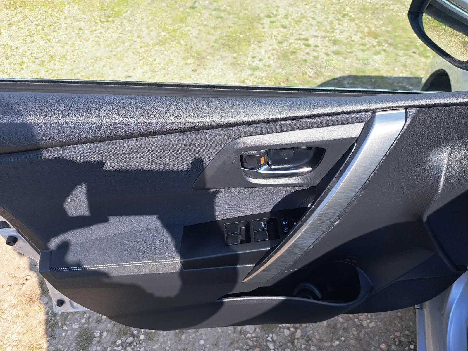 Toyota Auris 1.6i  | Mobile.bg � ����������� 12