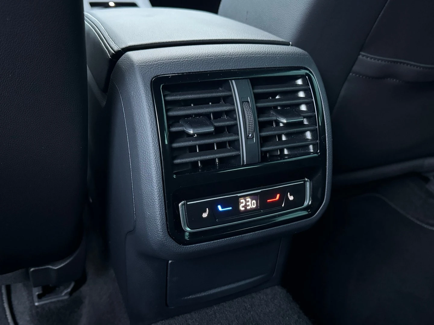 VW Passat VW Passat Var. Business 2.0TDI SCR 4MOT DSG | Mobile.bg � ����������� 10