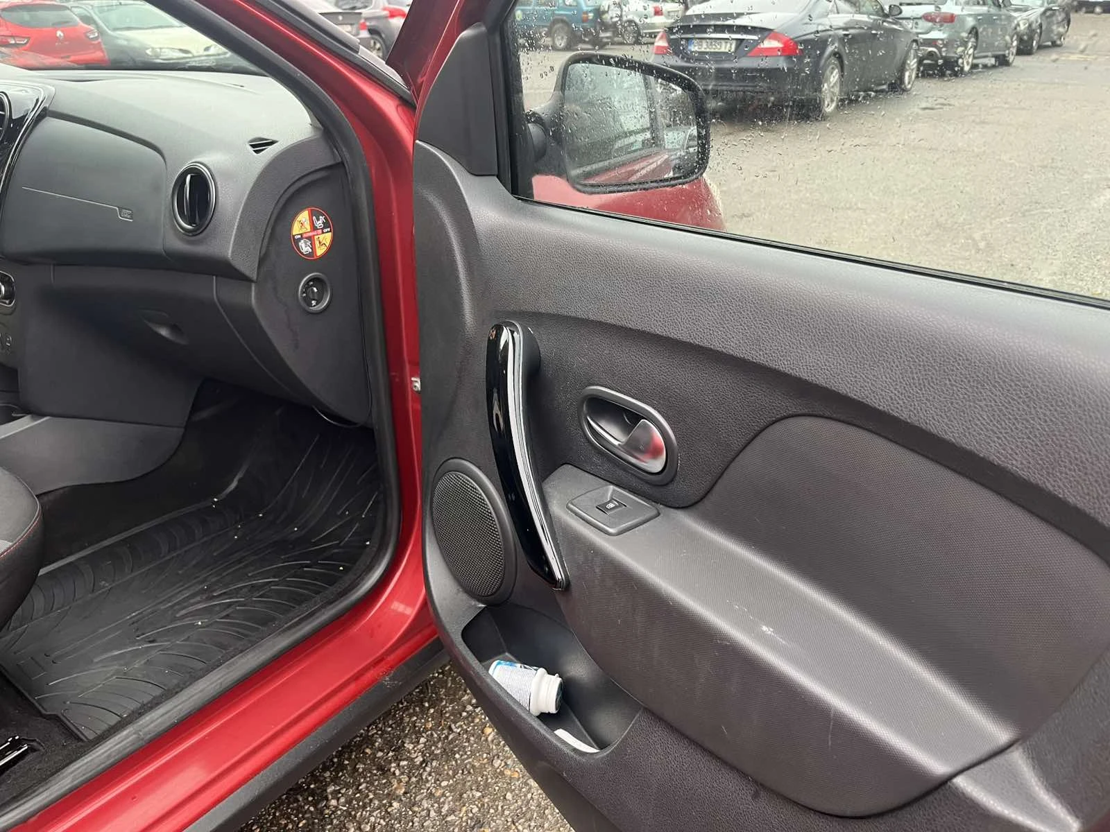 Dacia Sandero  - изображение 8