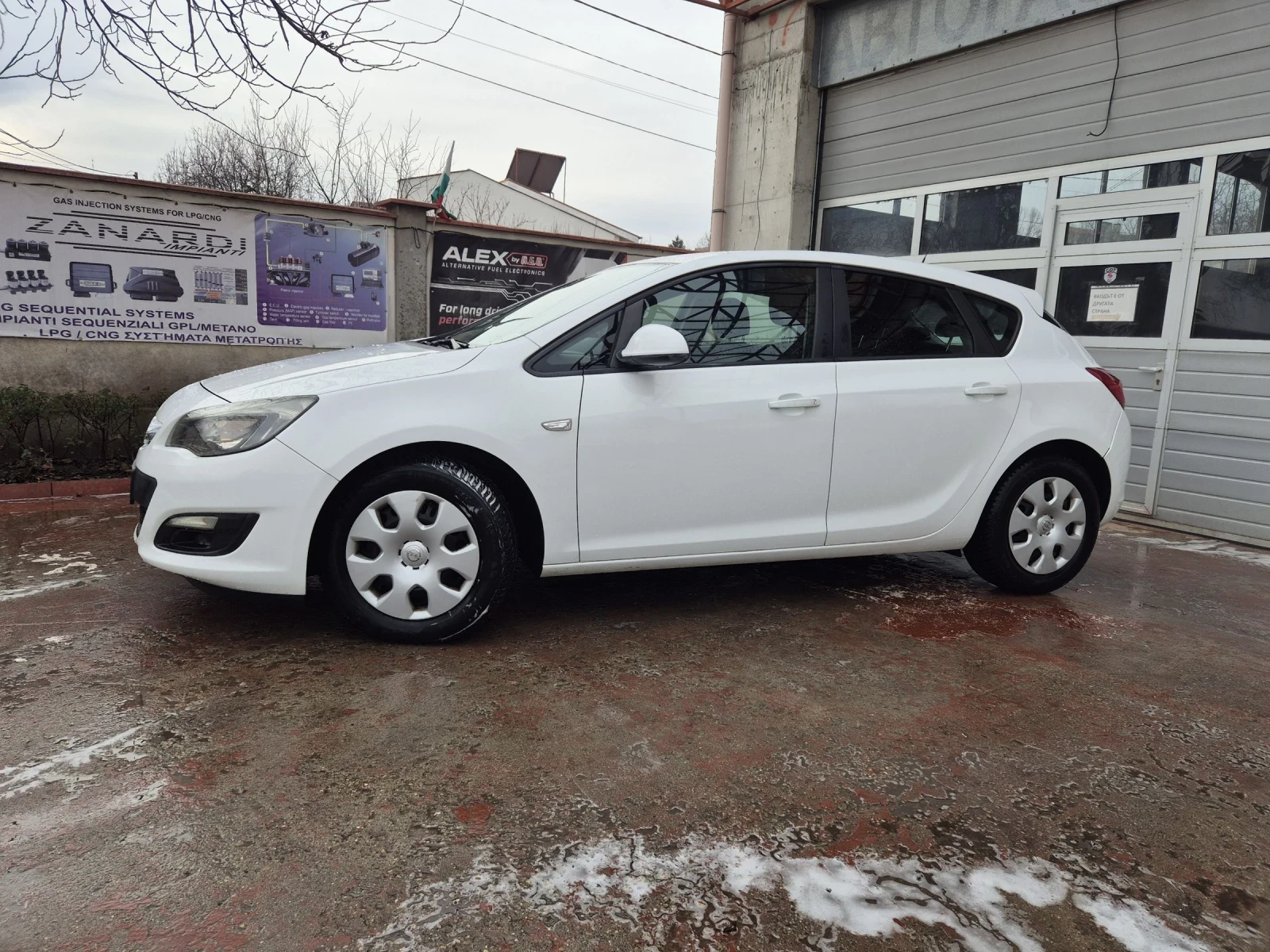 Opel Astra 1.7Cdti 154хил. Евро 5В - изображение 4