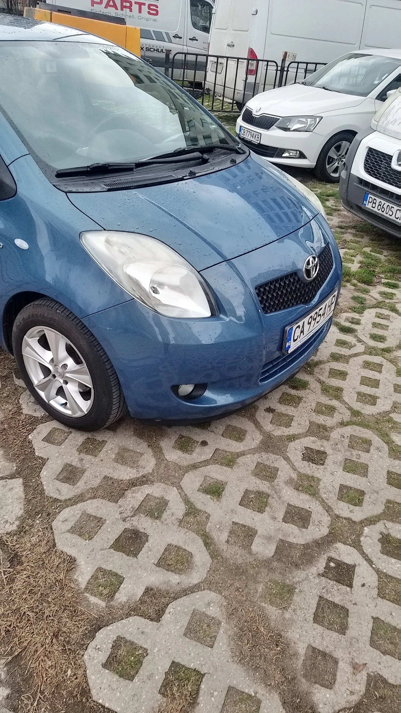 Toyota Yaris R, снимка 10 - Автомобили и джипове - 53904976